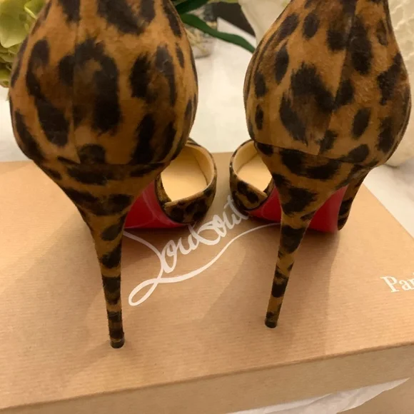 Christian Louboutin - Picture 6 of 8